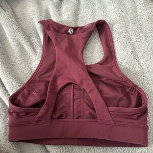 Lululemon runners sports bra size 6 with back pocket